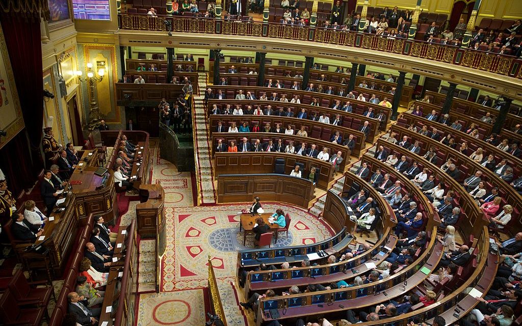 Spanish political parties move to curb unpaid overtime