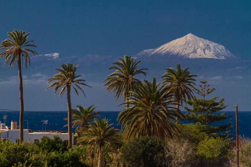 Snowy peaks in paradise immortalised by the founder of GranCanaria info