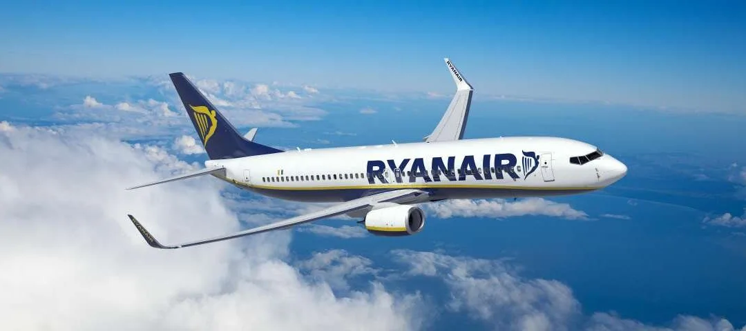 Ryanair closes Canary Islands bases and dismisses 204 pilots and crew