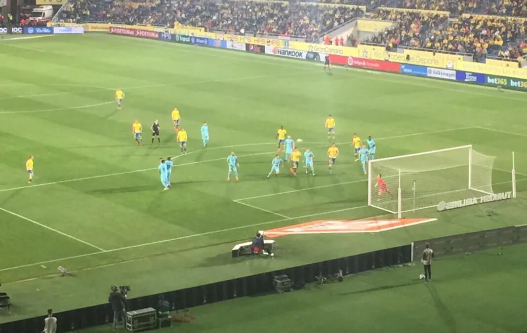 Return of the Saint: Las Palmas V Barca