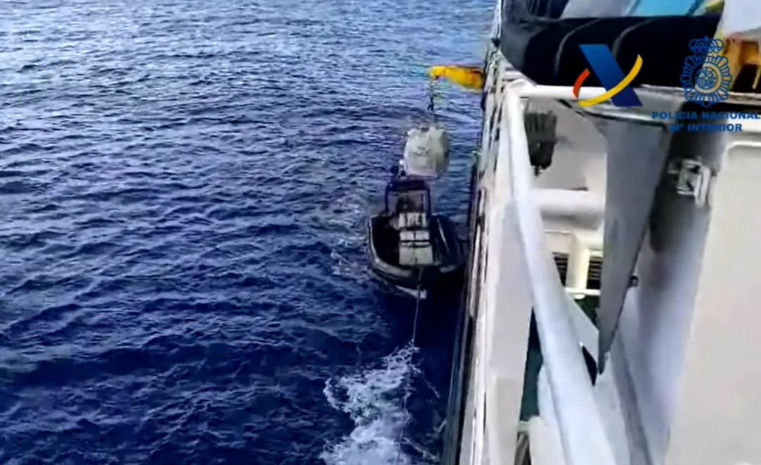 1,850 kilos of cocaine intercepted near the Canary Islands