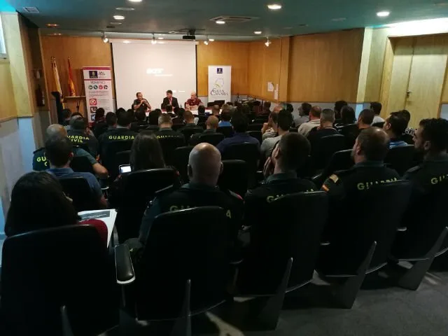 Gran Canaria Cabildo trains police and environmental agents in the fight against animal abuse
