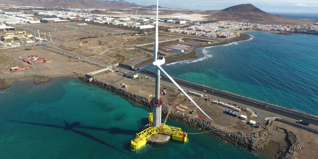 World´s first self-erecting marine wind turbine arrives in Jínamar, in view of the capital Las Palmas de Gran Canaria