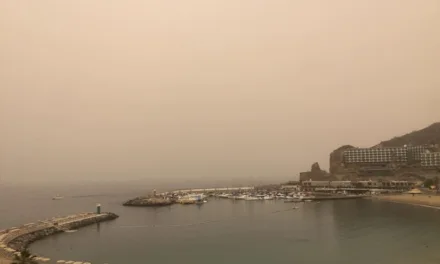 Gran Canaria Weather: Hot desert air meets a humid storm front likely to bring thunder and lightening