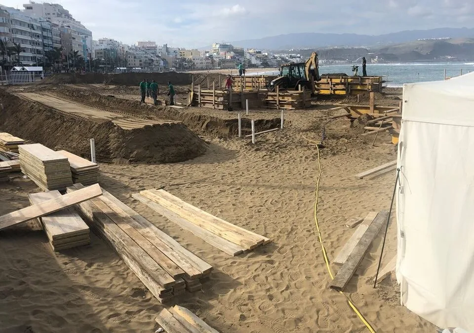 Las Palmas Sand Art Nativity begins to take shape -Belén de Arena de Las Canteras –