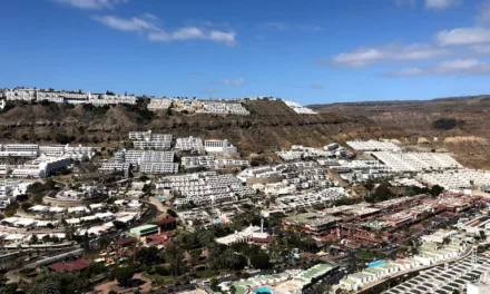€1,800 defrauded from customers of a Puerto Rico nightspot venue