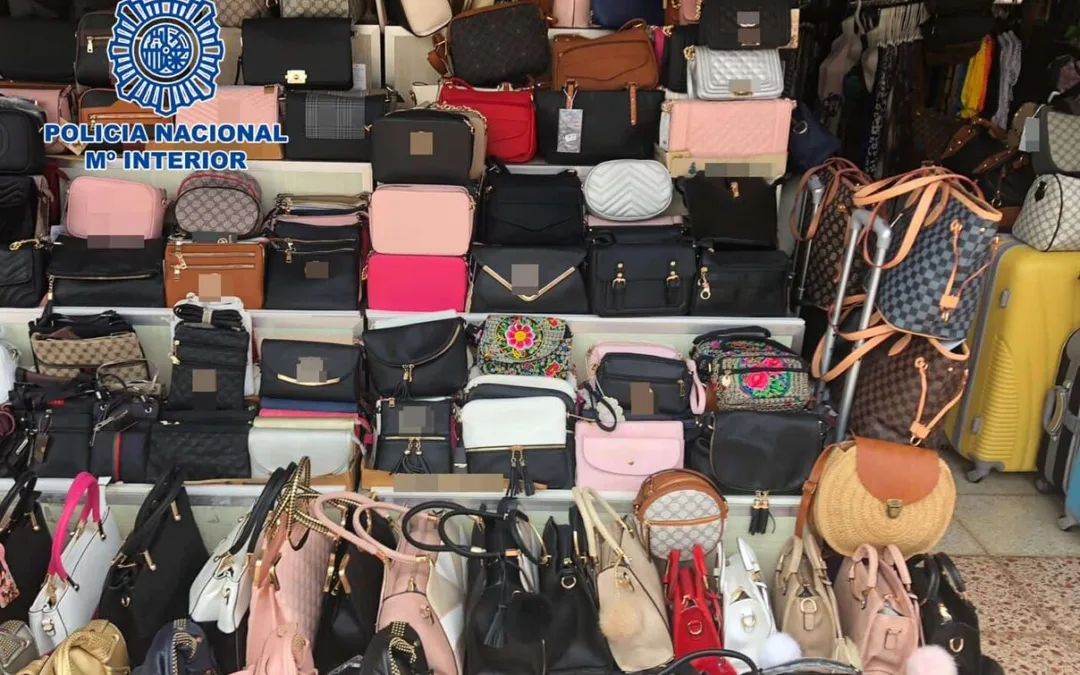 23 detained for selling counterfeit goods in Playa del Inglés.