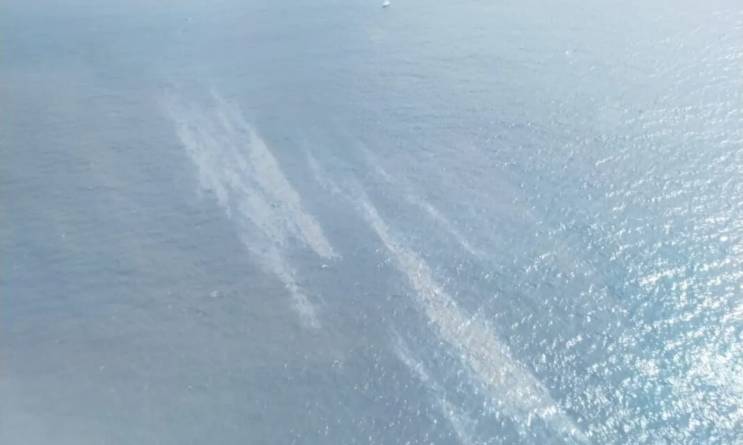 Small fuel spill off the coast of Las Palmas de Gran Canaria and Telde