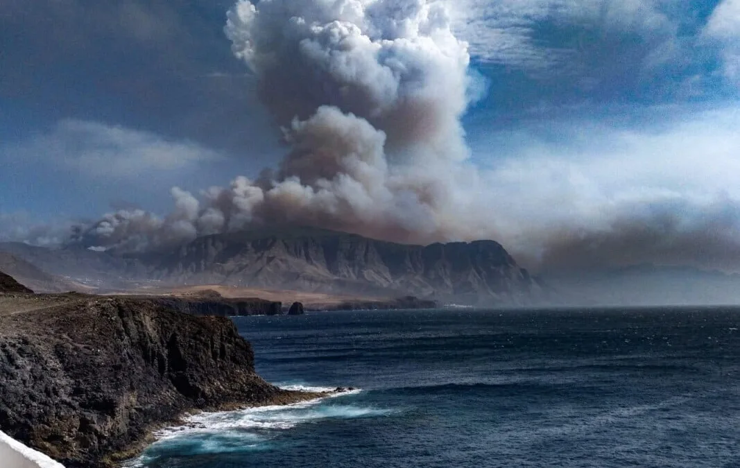 Largest fire fighting deployment ever, 34km2 affected, fire expected to burn for up to three days…