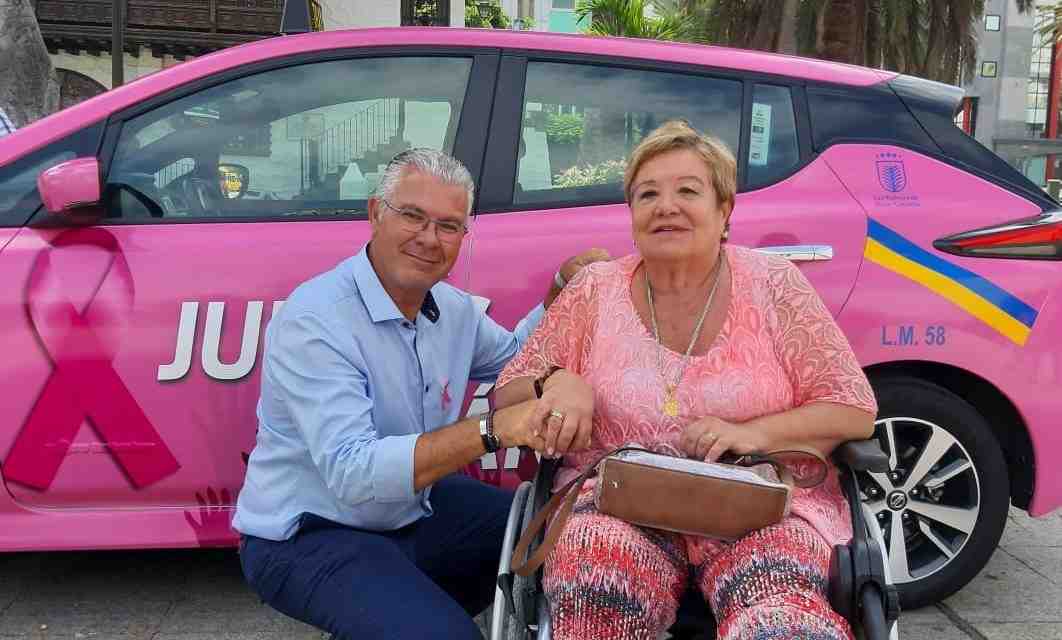 A pink taxi against breast cancer