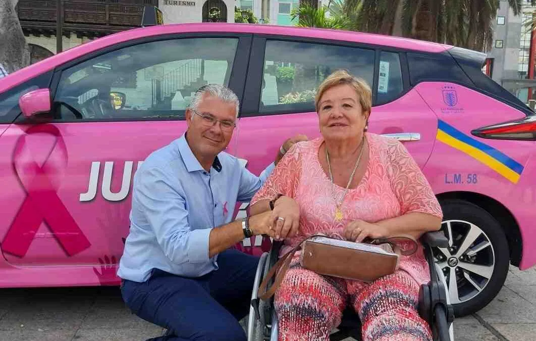 A pink taxi against breast cancer