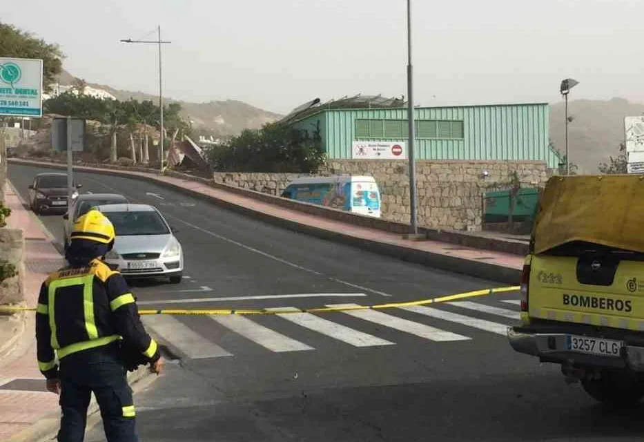 Firefighter injured protecting member of public from debris in Puerto Rico de Gran Canaria