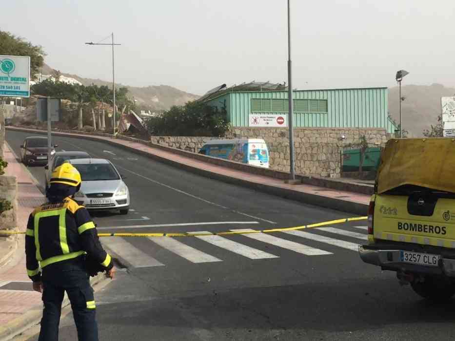 Firefighter injured protecting member of public from debris in Puerto Rico de Gran Canaria