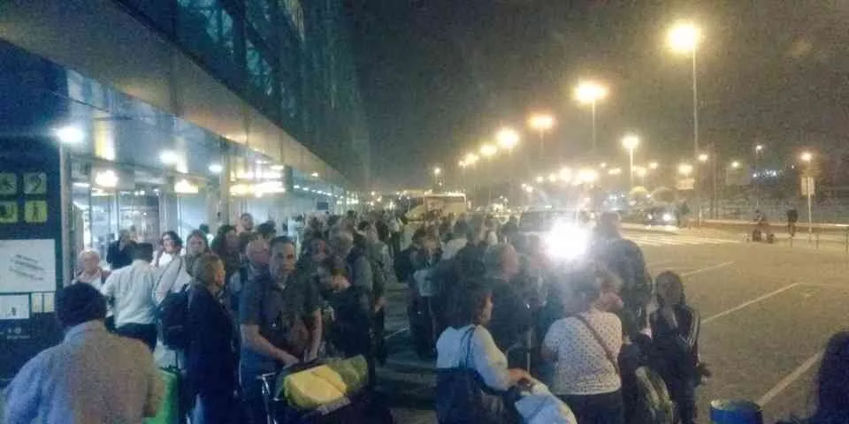 230 flights and more than 20,000 passengers affected in the Canary Islands