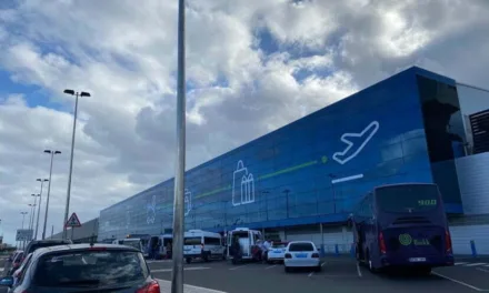 Transport of passengers by air and sea connections restricted between the peninsula and the Canary Islands including inter-island travel