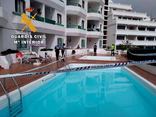 Guardia civil interrupts a pool party in Puerto Rico de Gran Canaria
