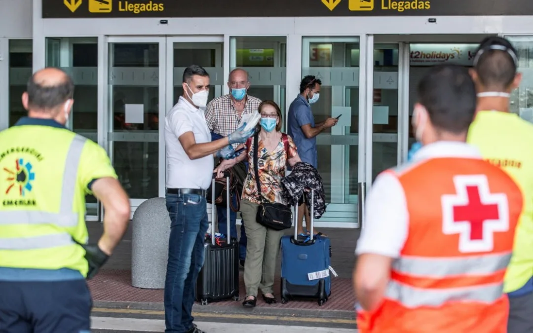 A clear example of early detection: thirteen quarantined after flight to Lanzarote with COVID-19 passenger, a second passenger also has symptoms