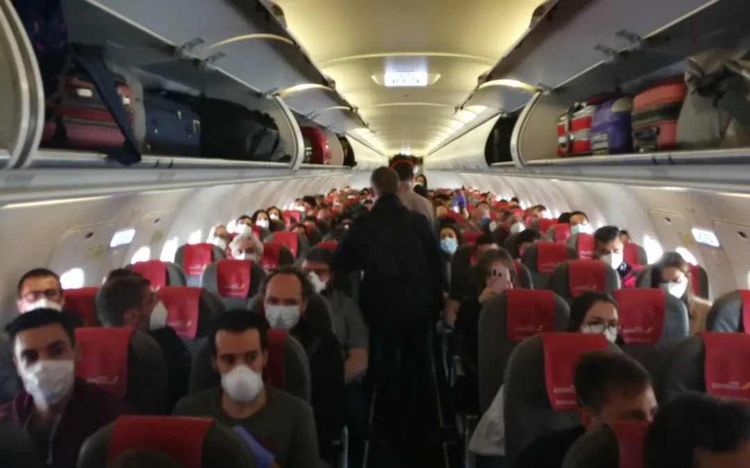 ANGER AT AIRLINES FAILING TO ENSURE SAFE DISTANCES BETWEEN PASSENGERS