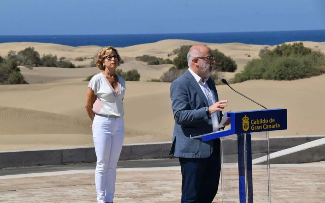 You can now be fined for straying from the paths through the Dunes of Maspalomas