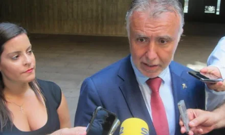 Canary Islands safe and direct air corridors to the United Kingdom