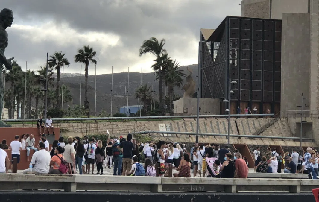 Anti-mask protesters numbered less than active COVID-19 infections in Las Palmas