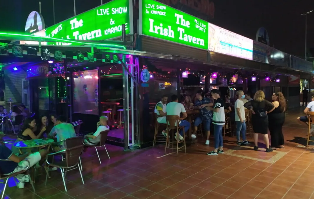 Canary Islands to tighten control over bars and nightspots, large gatherings and private parties