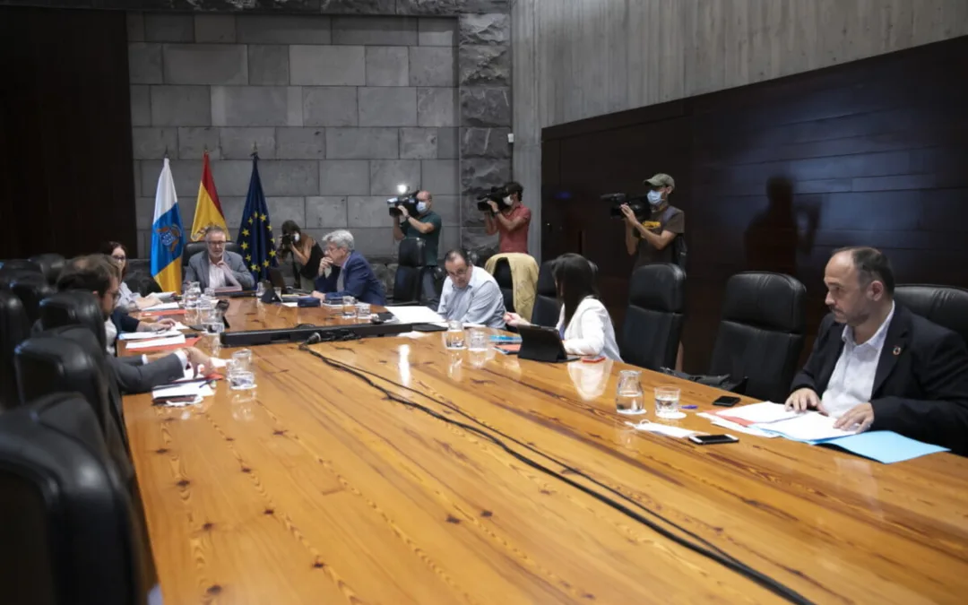 All newly clarified Canary Islands safety rules regarding masks, hospitality and drinking on the street