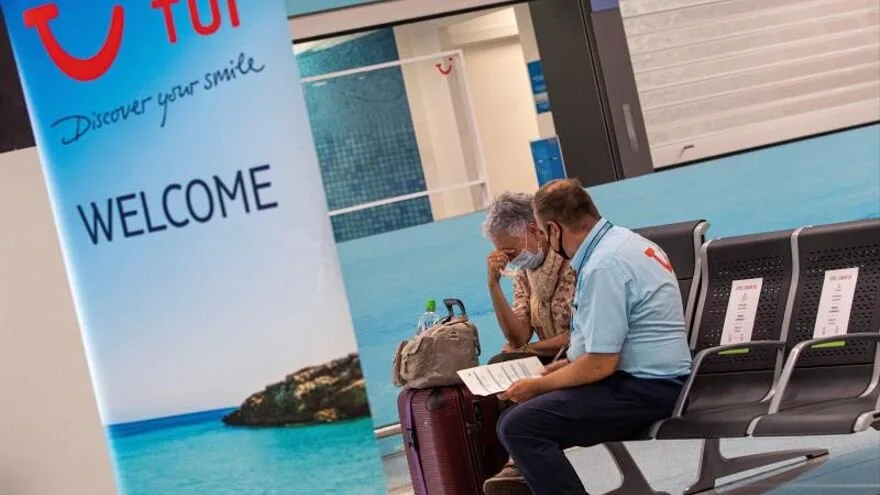 The Canary Islands to be taken off UK non-essential international travel blacklist from Sunday