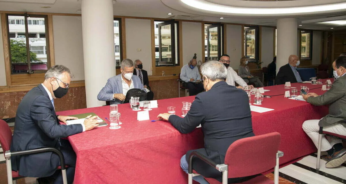 Canary Islands first region in Spain to approve COVID test results certification for tourists