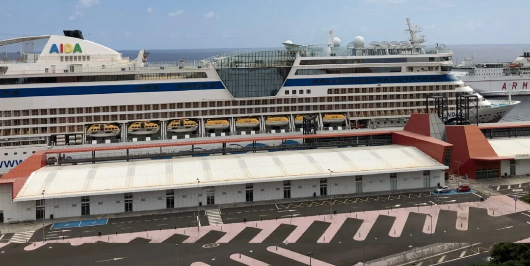 The Government of the Canary Islands has authorised cruise ships to operate between the Canarian ports