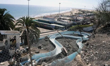 The old beachfront water slide park in Playa del Inglés planned for renewal as a viewpoint and gardens