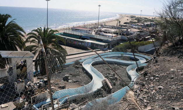 The old beachfront water slide park in Playa del Inglés planned for renewal as a viewpoint and gardens
