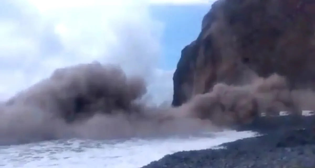 La Gomera landslide caught on camera, rescue workers are searching for anyone injured