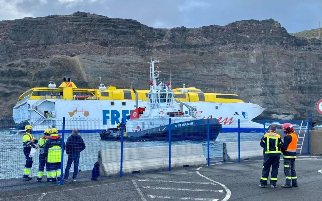 All crew and passengers safe after night aboard ferry that ran aground in the Gran Canaria port of Agaete