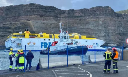 All crew and passengers safe after night aboard ferry that ran aground in the Gran Canaria port of Agaete