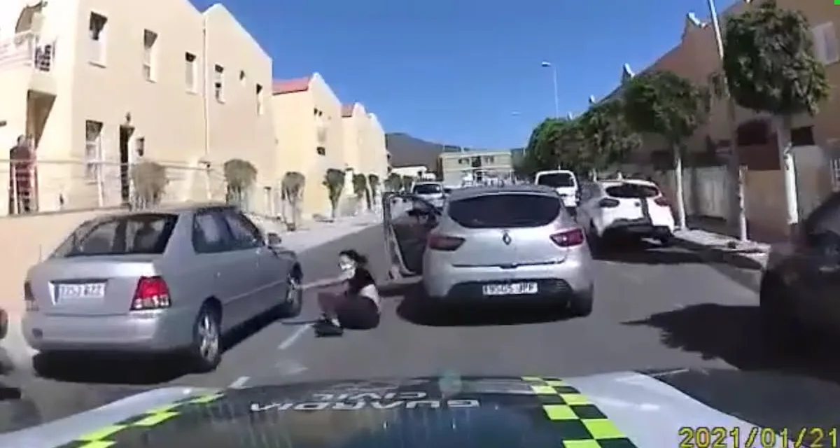 Ten minute Gran Canaria car chase caught on camera as maniac driver dangerously attempts to escape Guardia Civil police patrol