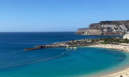 Weather: Clear skies and a little cloud expected to give way to stormy weather and a drop in temperatures from a “Polar Jet”