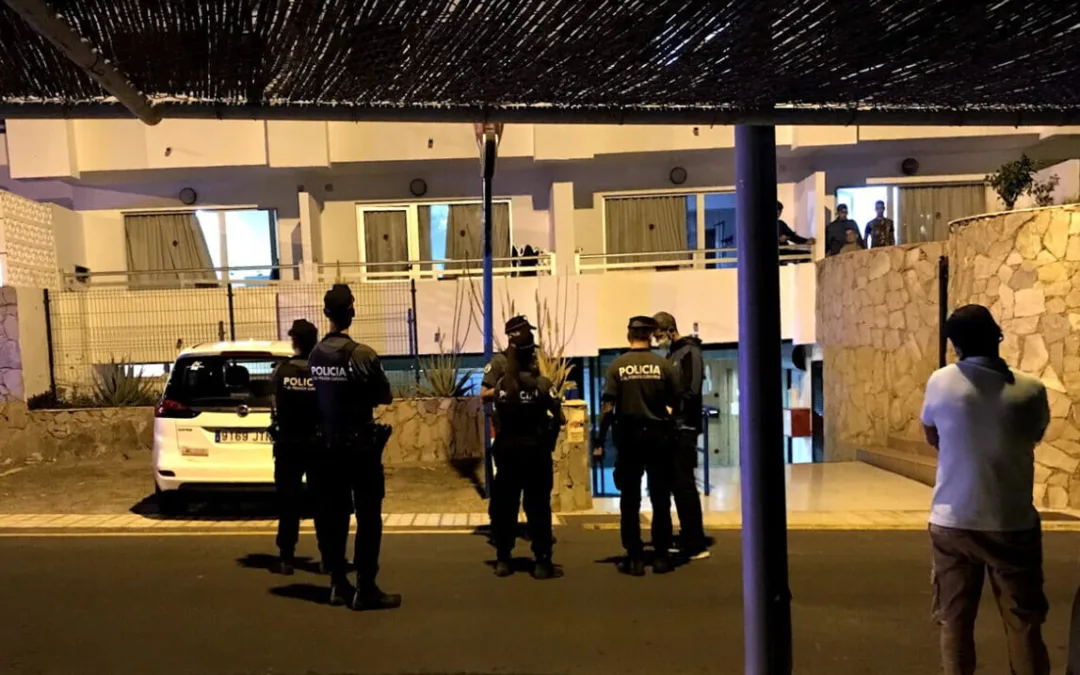 Disturbing paradise: A small group of foreign residents feel themselves “besieged” by youths living in a Puerto Rico de Gran Canaria hotel