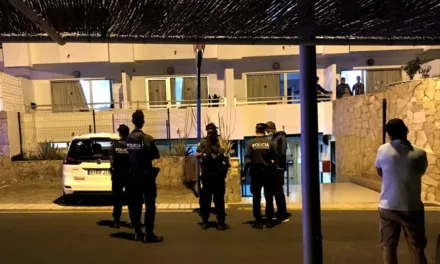 Disturbing paradise: A small group of foreign residents feel themselves “besieged” by youths living in a Puerto Rico de Gran Canaria hotel
