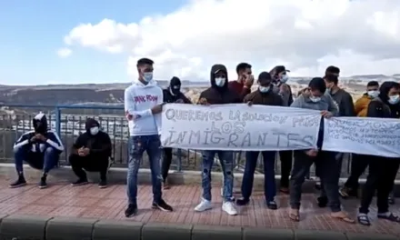 A second migrants protest took place on Saturday afternoon demanding  “solutions for migrants”