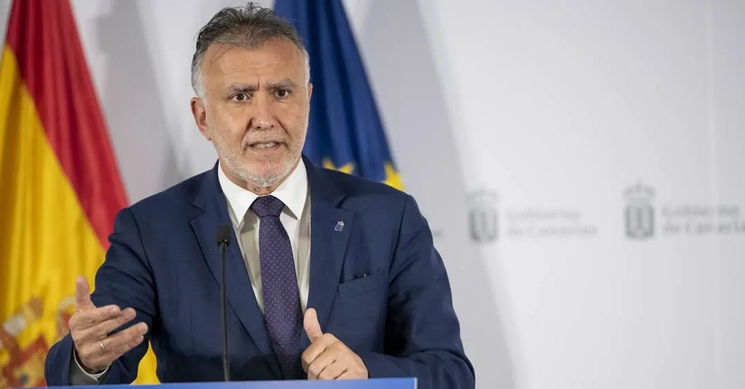 Masks required when moving around, says Canary Islands President and urges “common sense” on beaches
