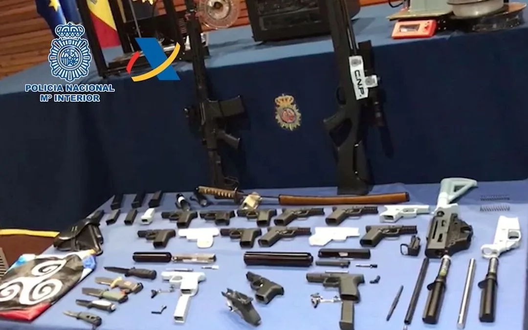 Secret Investigation: The Most Serious Threat To Security – Spain’s first 3D printed weapons workshop, dismantled on Tenerife, man arrested with explosives and white supremacist iconography