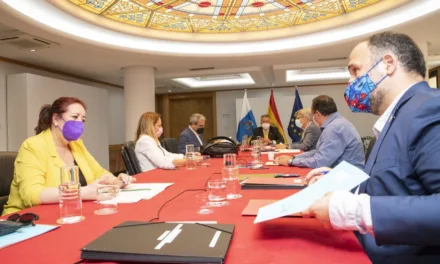 Canary Islands studying how to restart international travel in anticipation of new measures expected “in the next few days”