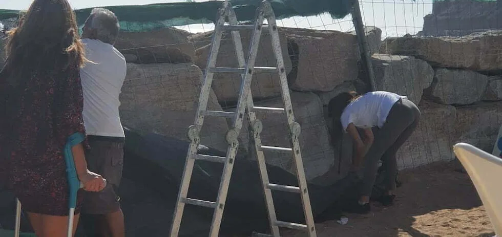 Tauro Beach residents take matters into their own hands to #RemoveTheFences