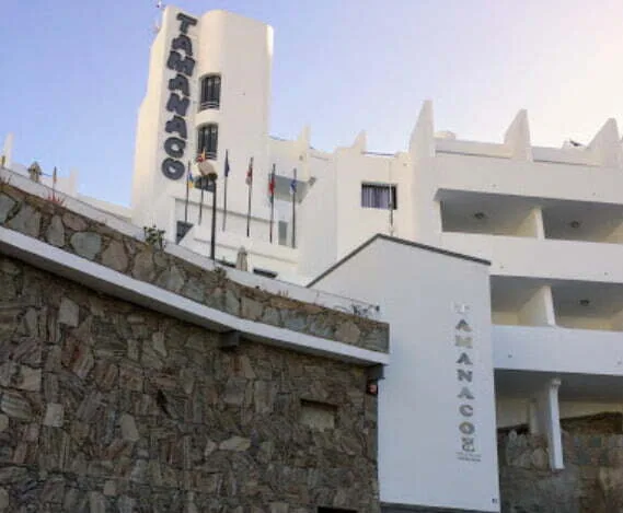 Judge insists on removal of 150 minors from Tamanaco apartments in Puerto Rico de Gran Canaria