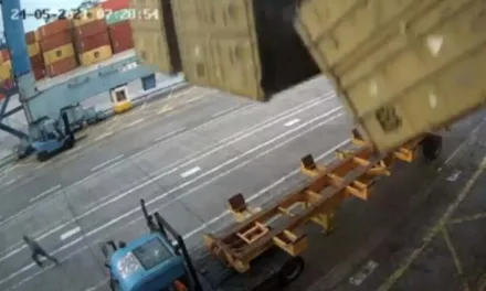Lucky escape in the Puerto de La Luz, Port of Las Palmas, caught on camera