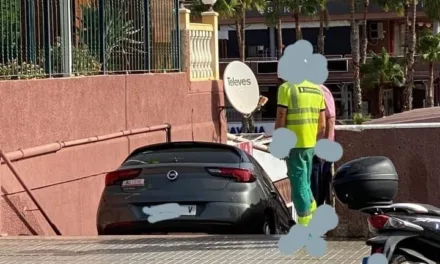 One wrong turn in Playa del Inglés leads to some extraordinarily bad parking