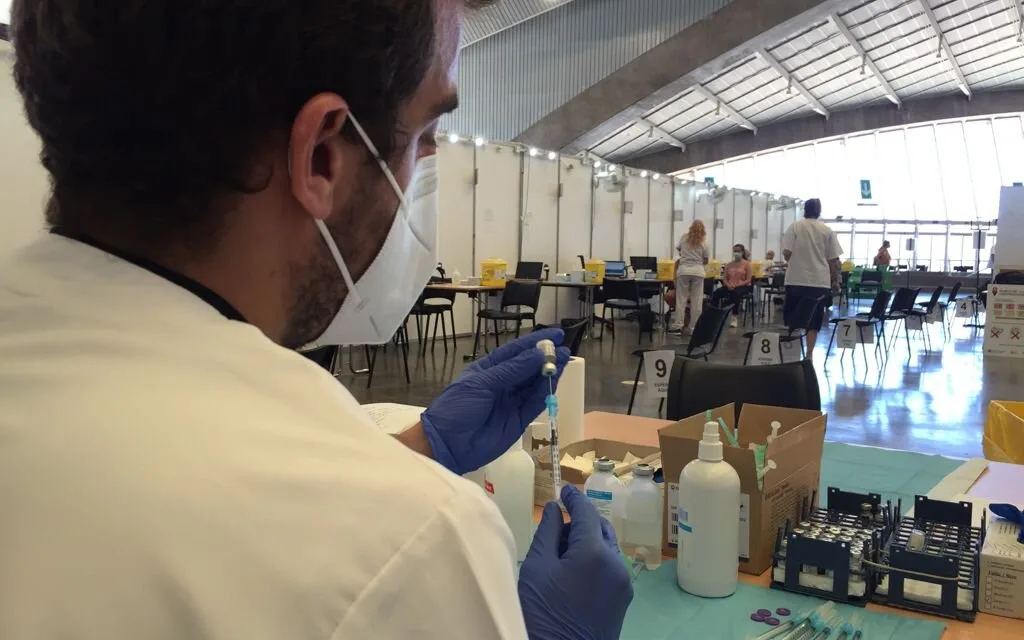Vaccine booster appointments offered to everyone over 18 years of age