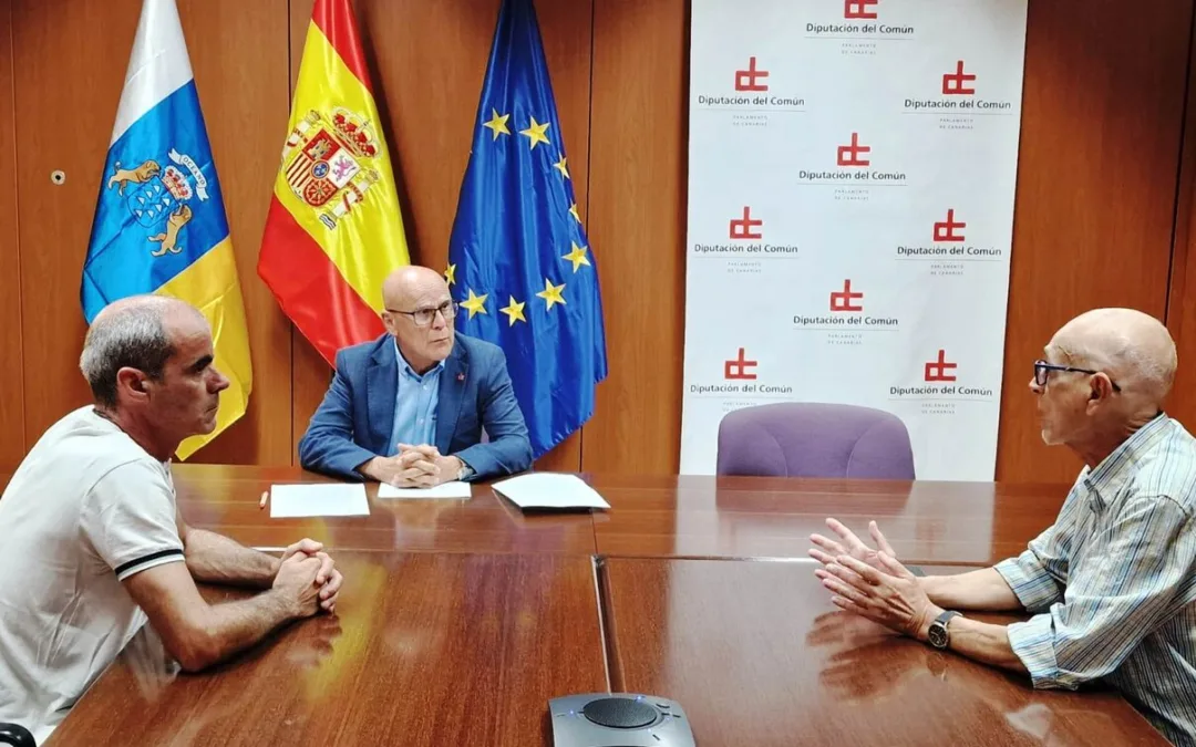 HIV+ activist, Orlando Viera, demands life saving medication be made available in Maspalomas