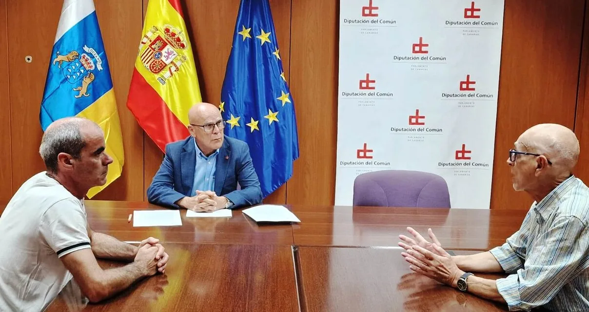 HIV+ activist, Orlando Viera, demands life saving medication be made available in Maspalomas